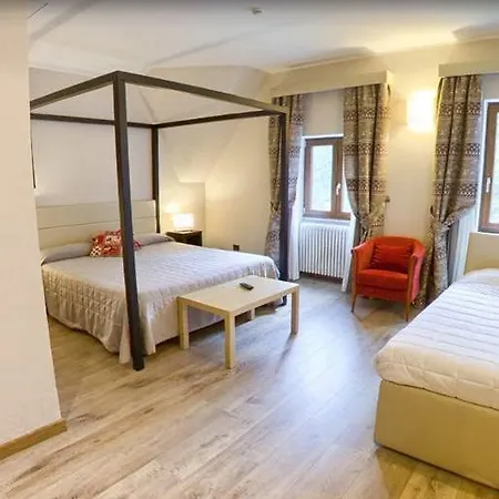 Nido Dell'aquila Hotell 3*